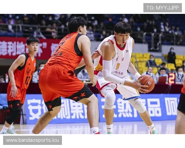 北控男篮杨皓喆直言新赛季全力冲击前八展望团队奋进目标蓝图前行