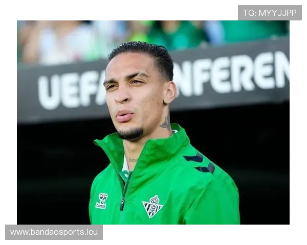 安东尼身价暴涨1500万欧曼联球员从7500万跌至2000万的逆袭